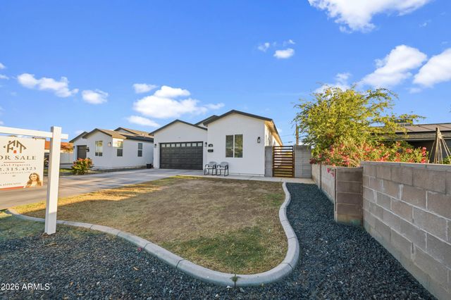 209 E KINDERMAN Drive, Avondale, AZ 85323