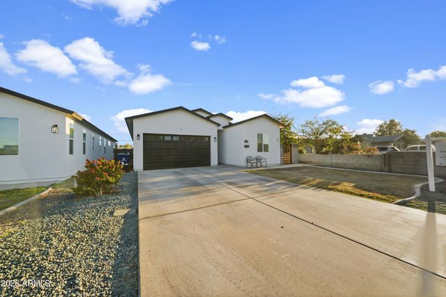 209 E KINDERMAN Drive, Avondale, AZ 85323