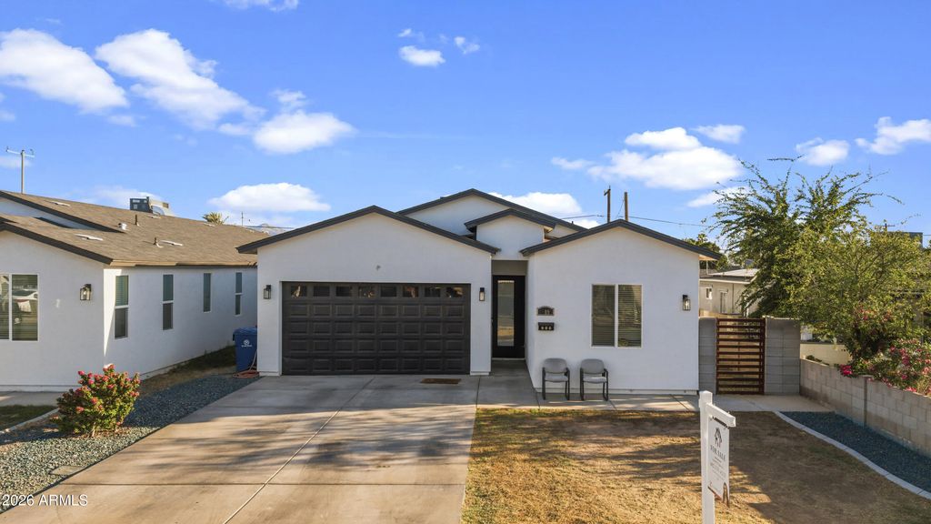 209 E KINDERMAN Drive, Avondale, AZ 85323