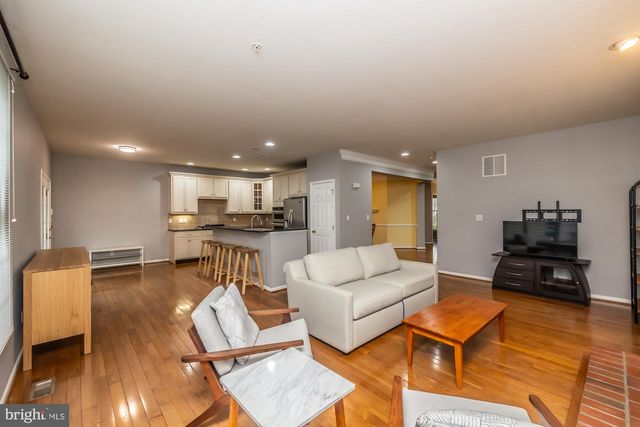 406 DORNISHWOOD PL, Chalfont, PA 18914