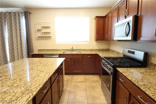 4073 Blue Opal Way, Las Vegas, NV 89130