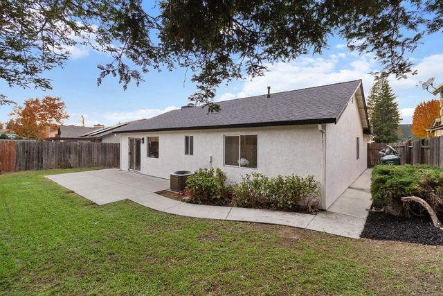 3619 Black Eagle Dr, Antelope, CA 95843