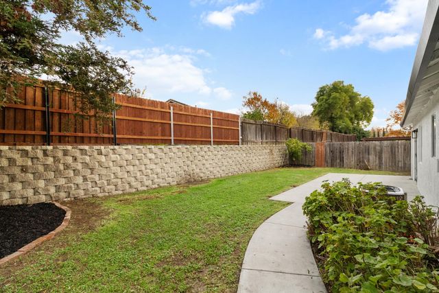 3619 Black Eagle Dr, Antelope, CA 95843