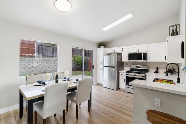 3619 Black Eagle Dr, Antelope, CA 95843