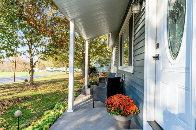 203 County Road 7, Manchester, NY 14432