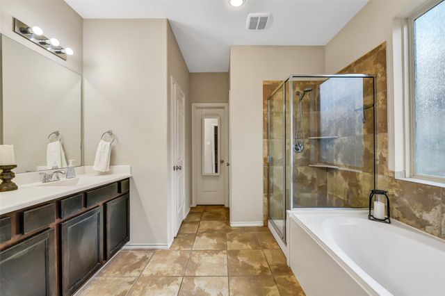 6869 Dogwood Cliff Lane, Dickinson, TX 77539