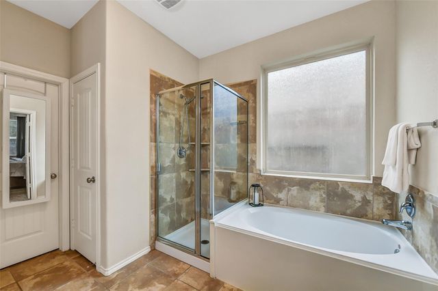 6869 Dogwood Cliff Lane, Dickinson, TX 77539