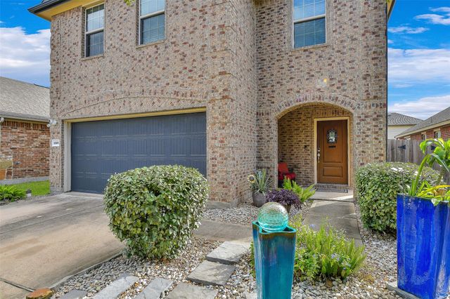 6869 Dogwood Cliff Lane, Dickinson, TX 77539