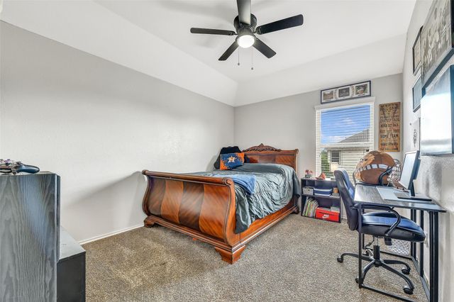 6869 Dogwood Cliff Lane, Dickinson, TX 77539