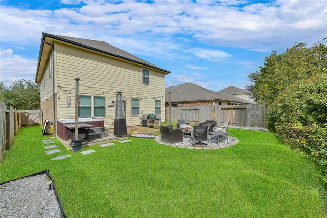 6869 Dogwood Cliff Lane, Dickinson, TX 77539