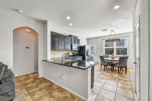 6869 Dogwood Cliff Lane, Dickinson, TX 77539