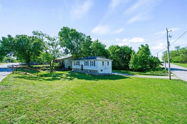 13647 Lawrence Avenue, Bonner Springs, KS 66012