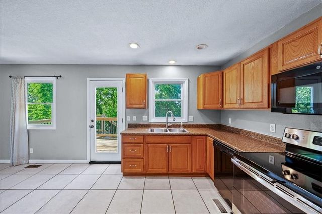 13647 Lawrence Avenue, Bonner Springs, KS 66012