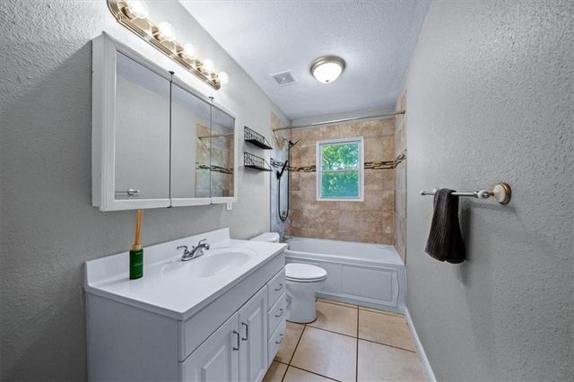 13647 Lawrence Avenue, Bonner Springs, KS 66012