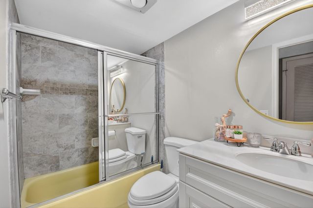 4272 Deste Court 106, Lake Worth, FL 33467