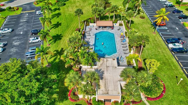 4272 Deste Court 106, Lake Worth, FL 33467