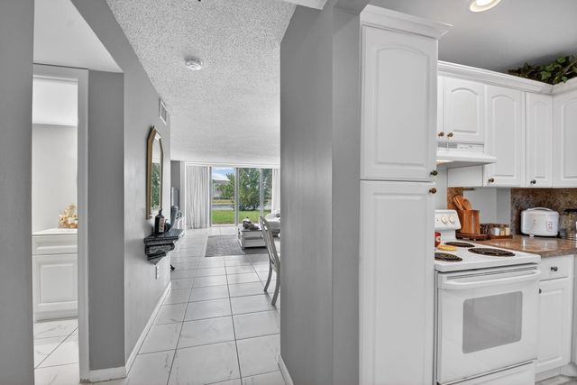 4272 Deste Court 106, Lake Worth, FL 33467