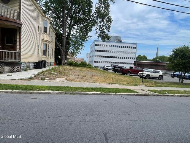 312 Georgetta Dix Plaza, Schenectady, NY 12307