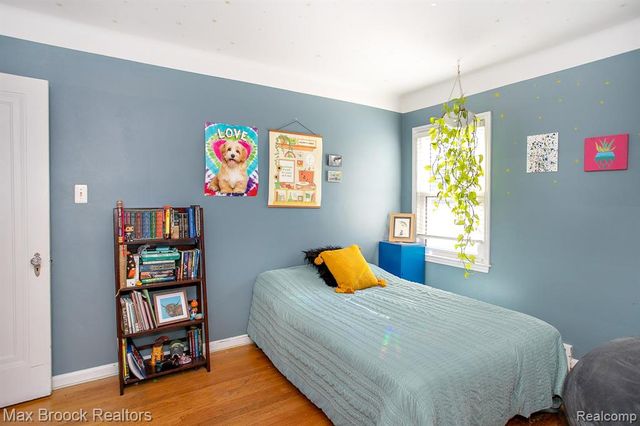 13353 Sherwood Drive, Huntington Woods, MI 48070