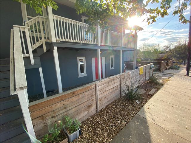 2103 Rosewood Ave A, Austin, TX 78702
