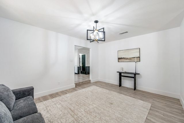 317 Cedar Creek Court, Fort Worth, TX 76103