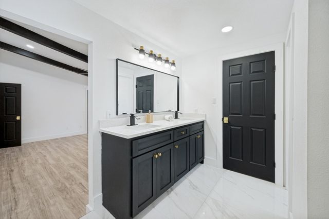 317 Cedar Creek Court, Fort Worth, TX 76103