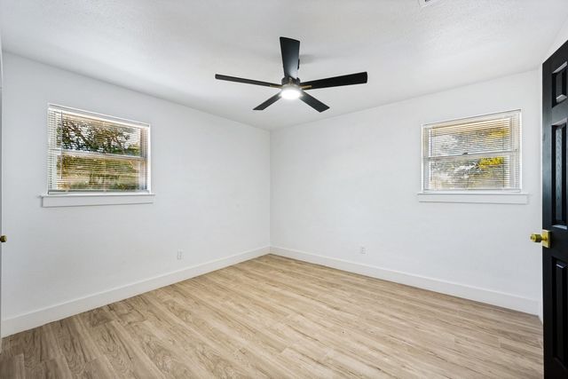 317 Cedar Creek Court, Fort Worth, TX 76103