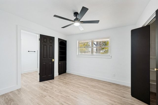 317 Cedar Creek Court, Fort Worth, TX 76103