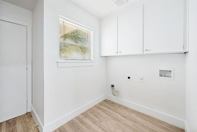 317 Cedar Creek Court, Fort Worth, TX 76103
