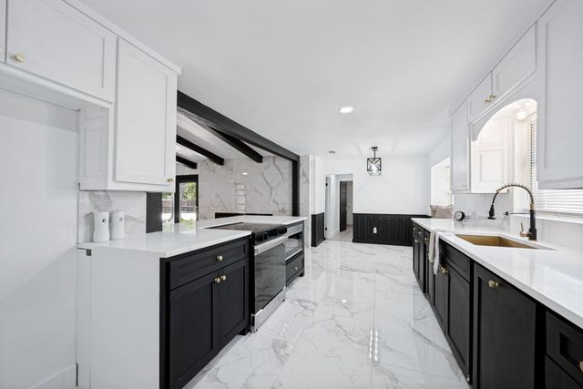 317 Cedar Creek Court, Fort Worth, TX 76103