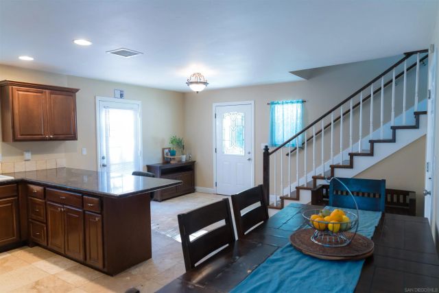 10179 Canyon Dr, Escondido, CA 92026