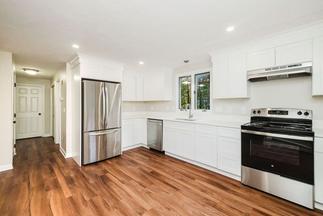 29 Colony Lane, Taunton, MA 02780