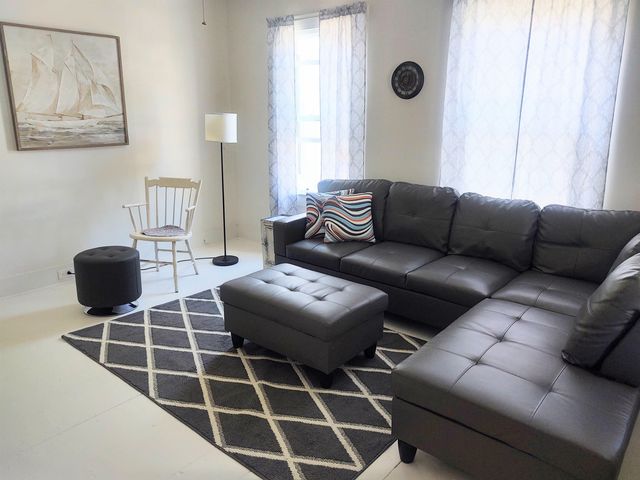 22 Chestnut St Apt 1, Brattleboro, VT 05301