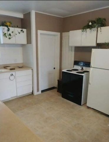 22 Chestnut St Apt 1, Brattleboro, VT 05301
