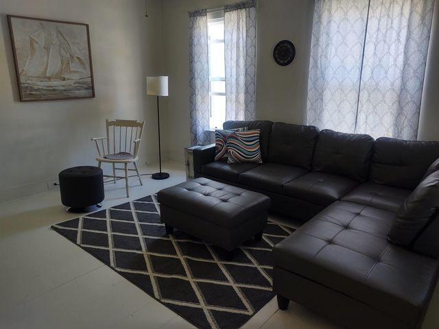 22 Chestnut St Apt 1, Brattleboro, VT 05301