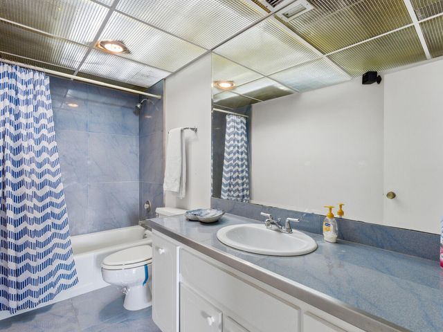 427 Golden Isles Drive Apt 16a, Hallandale Beach, FL 33009