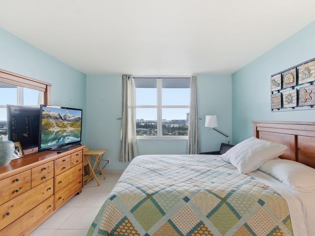 427 Golden Isles Drive Apt 16a, Hallandale Beach, FL 33009