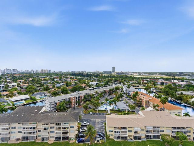 427 Golden Isles Drive Apt 16a, Hallandale Beach, FL 33009