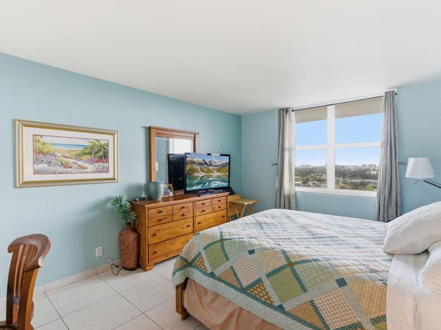 427 Golden Isles Drive Apt 16a, Hallandale Beach, FL 33009