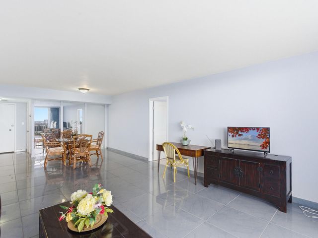 427 Golden Isles Drive Apt 16a, Hallandale Beach, FL 33009