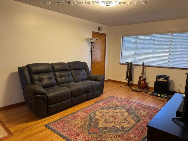 5320 Virginia Avenue Se, Charleston, WV 25304