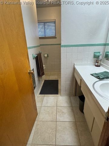 5320 Virginia Avenue Se, Charleston, WV 25304