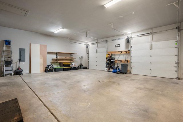 1210 N 14th Place, Wolfforth, TX 79382