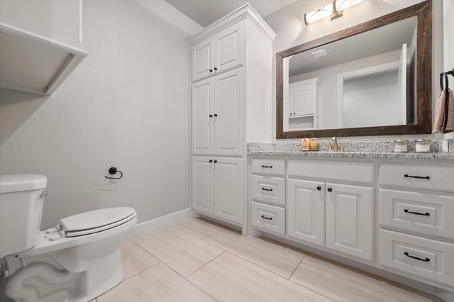 1210 N 14th Place, Wolfforth, TX 79382