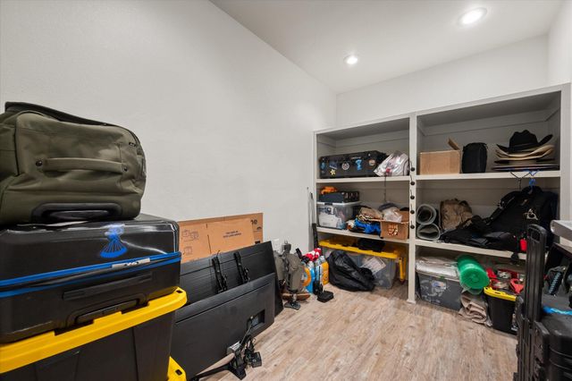 1210 N 14th Place, Wolfforth, TX 79382