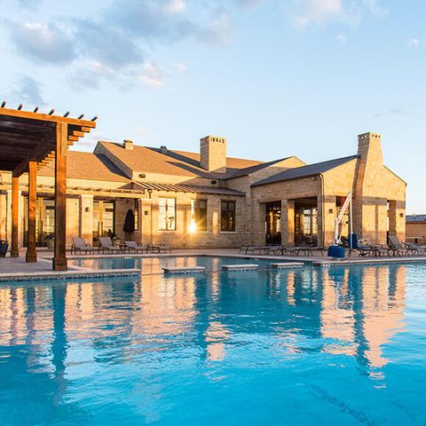 1210 N 14th Place, Wolfforth, TX 79382