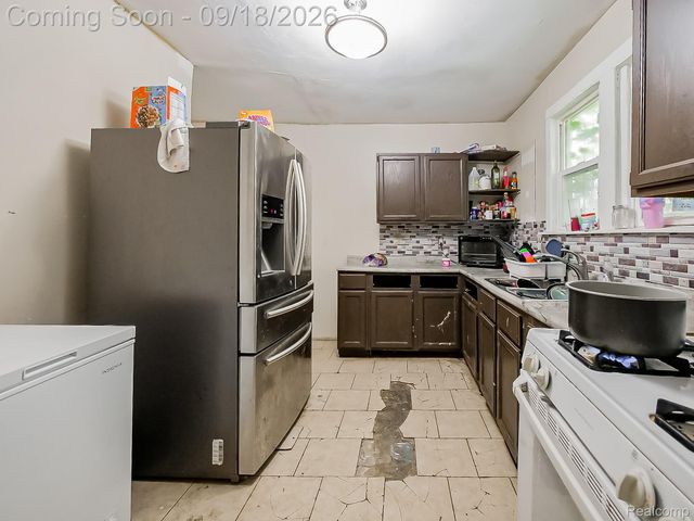 9621 Montrose Street, Detroit, MI 48227