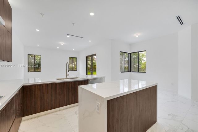 19749 NE 16th Pl 19749, Miami, FL 33179