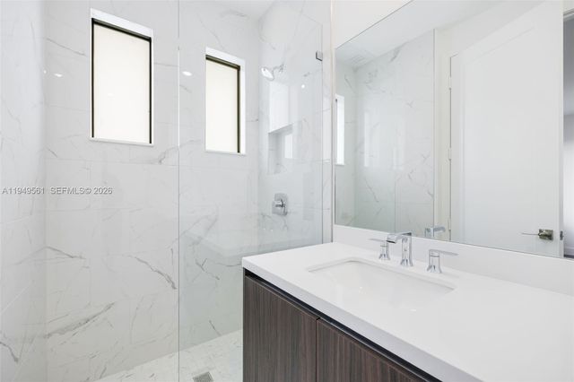 19749 NE 16th Pl 19749, Miami, FL 33179