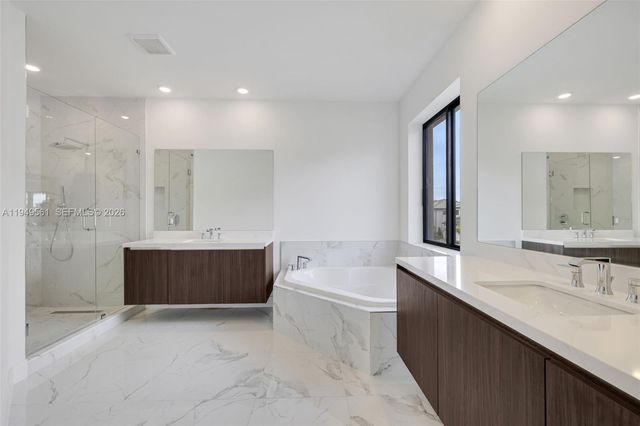 19749 NE 16th Pl 19749, Miami, FL 33179